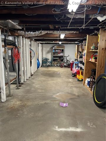 5203 Washington Avenue Se, Charleston, WV 25304