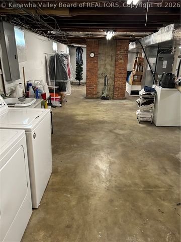 5203 Washington Avenue Se, Charleston, WV 25304