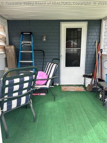 5203 Washington Avenue Se, Charleston, WV 25304