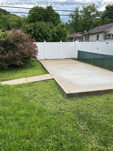5203 Washington Avenue Se, Charleston, WV 25304