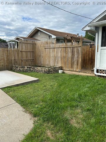 5203 Washington Avenue Se, Charleston, WV 25304