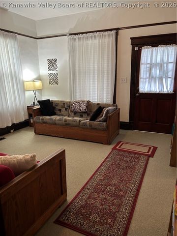 5203 Washington Avenue Se, Charleston, WV 25304