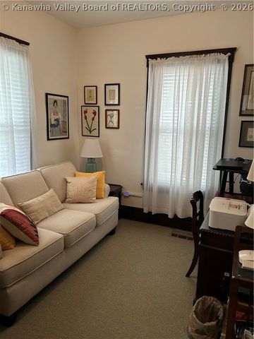 5203 Washington Avenue Se, Charleston, WV 25304
