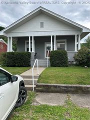 5203 Washington Avenue Se, Charleston, WV 25304