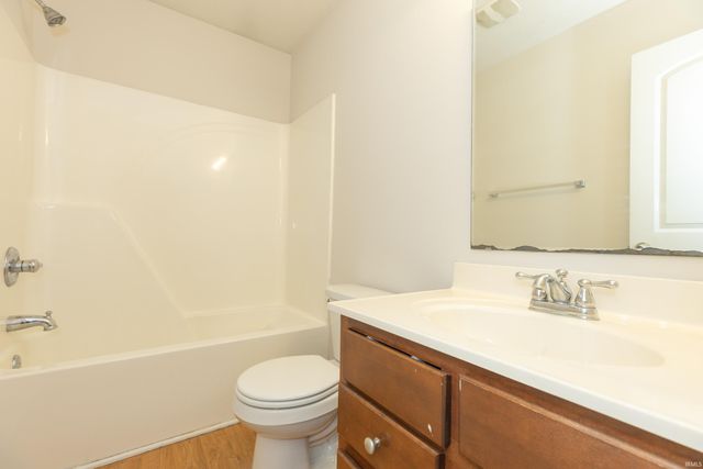 4920 Penrose Drive, Newburgh, IN 47630