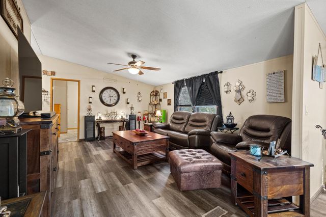 341 Pecan Place Lane, Pottsboro, TX 75076