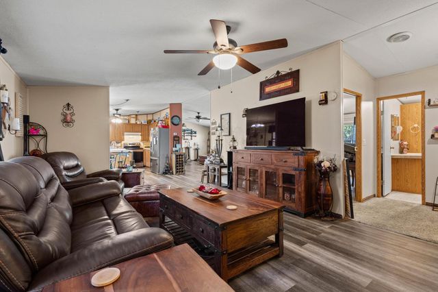 341 Pecan Place Lane, Pottsboro, TX 75076