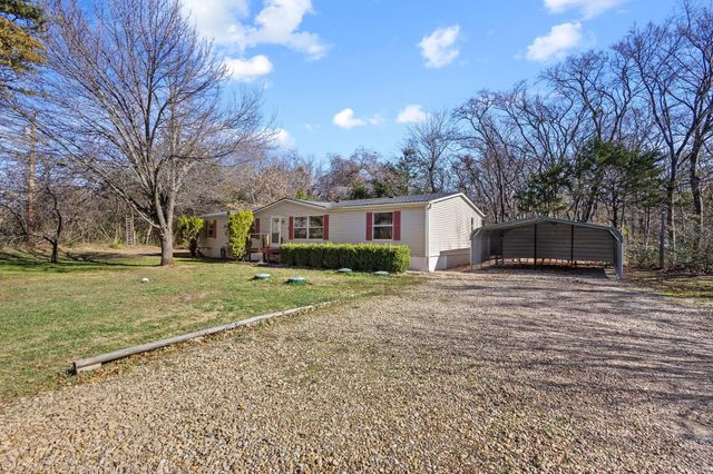 341 Pecan Place Lane, Pottsboro, TX 75076