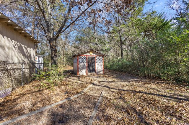 341 Pecan Place Lane, Pottsboro, TX 75076