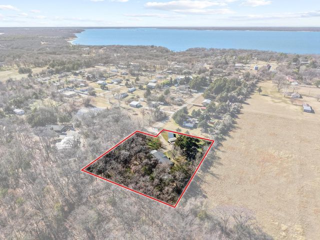 341 Pecan Place Lane, Pottsboro, TX 75076