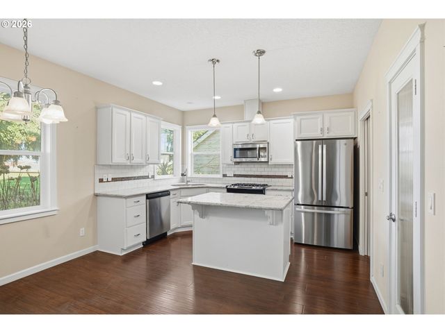 480 Nw REED Ln, Dallas, OR 97338