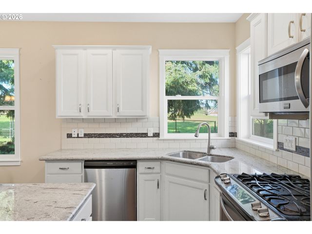 480 Nw REED Ln, Dallas, OR 97338