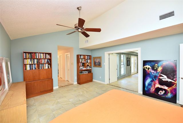 11418 Lakeside Place Drive, Houston, TX 77077