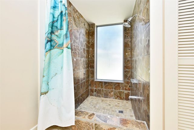 11418 Lakeside Place Drive, Houston, TX 77077