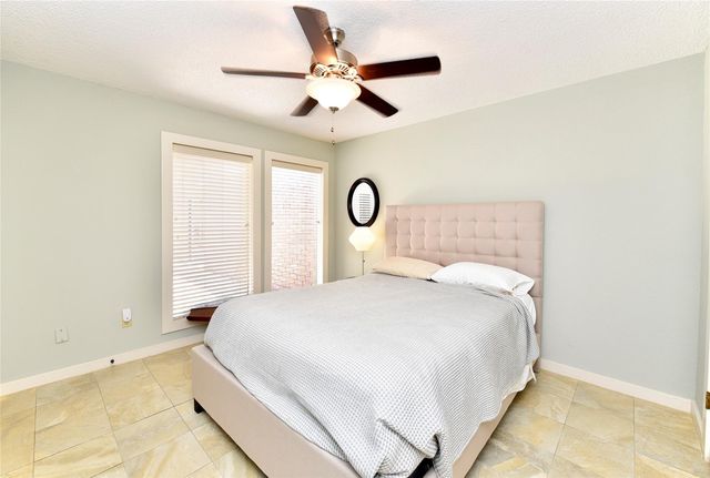 11418 Lakeside Place Drive, Houston, TX 77077