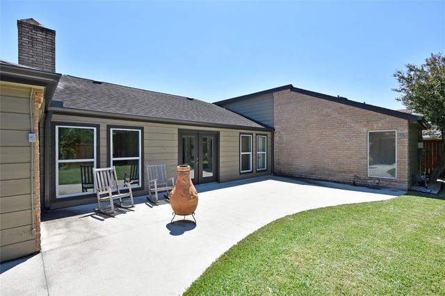 11418 Lakeside Place Drive, Houston, TX 77077