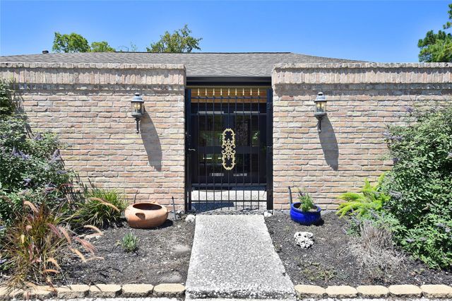 11418 Lakeside Place Drive, Houston, TX 77077