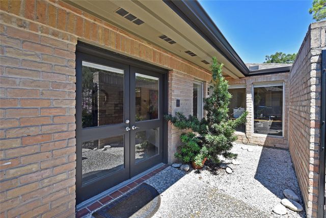 11418 Lakeside Place Drive, Houston, TX 77077