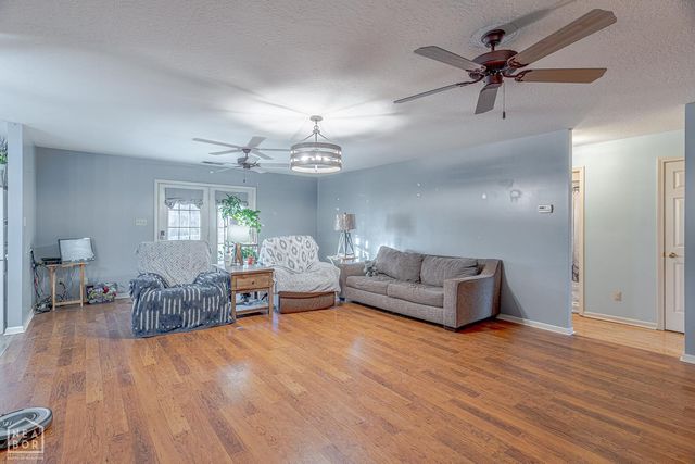 806 W Mueller, Paragould, AR 72450