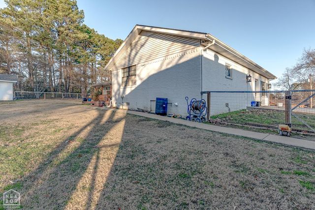 806 W Mueller, Paragould, AR 72450