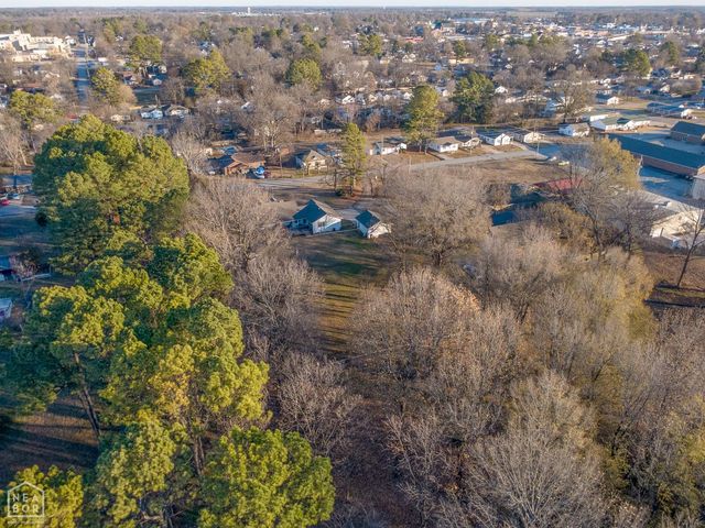 806 W Mueller, Paragould, AR 72450