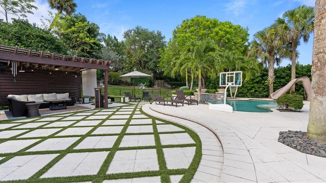 9521 Eden Manor, Parkland, FL 33076