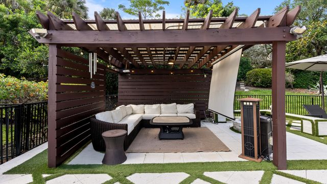 9521 Eden Manor, Parkland, FL 33076