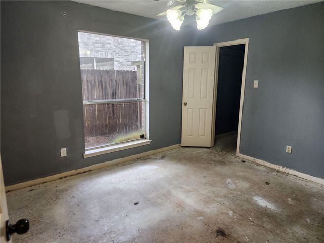 2703 Dovewood Lane, Spring, TX 77373