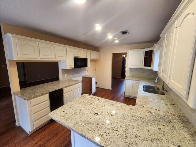 2703 Dovewood Lane, Spring, TX 77373