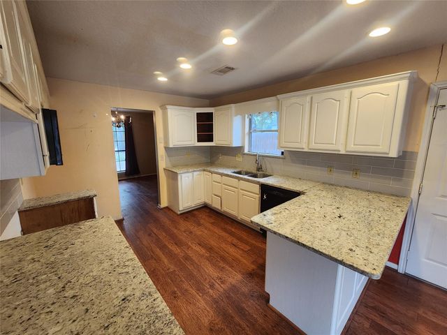 2703 Dovewood Lane, Spring, TX 77373