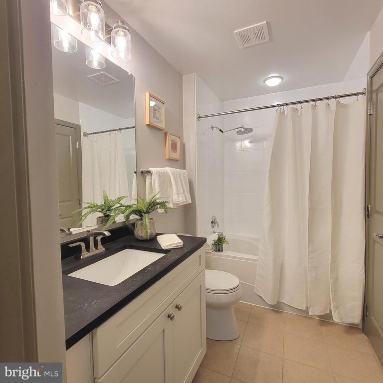 Image 10 of property listing at 155 POTOMAC PSSGE #606, National Harbor, MD 20745