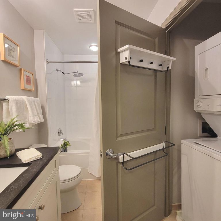 Image 11 of property listing at 155 POTOMAC PSSGE #606, National Harbor, MD 20745