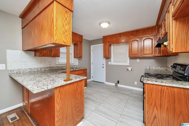 1301 27TH AVENUE N, Hueytown, AL 35023