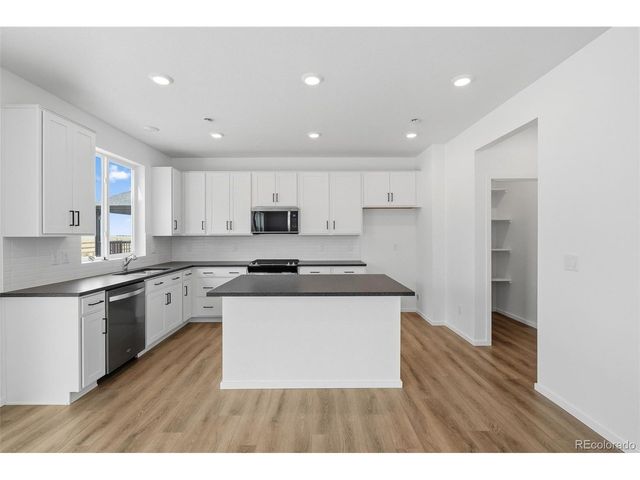 712 Pershing Pt, Elizabeth, CO 80107