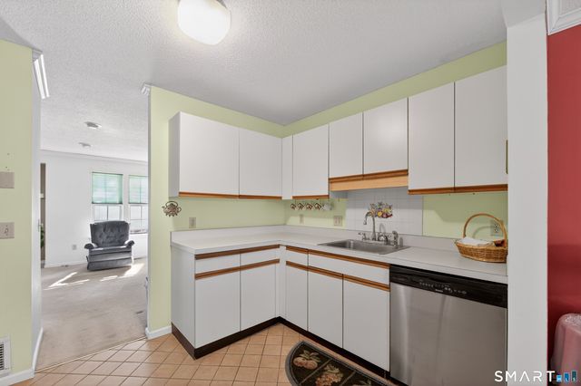 23 Chatsworth Road 23, Granby, CT 06035