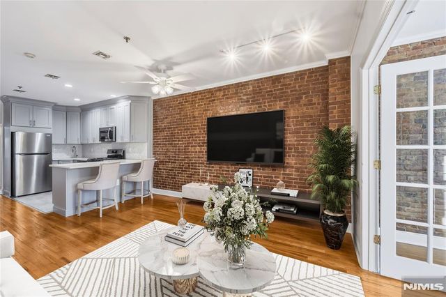919 Park Avenue 3R, Hoboken, NJ 07030