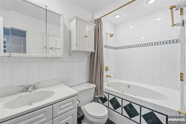 919 Park Avenue 3R, Hoboken, NJ 07030