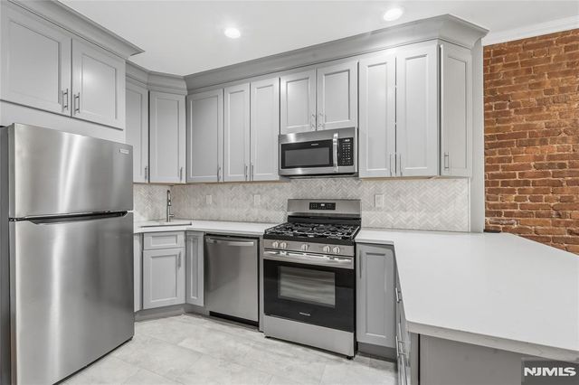 919 Park Avenue 3R, Hoboken, NJ 07030