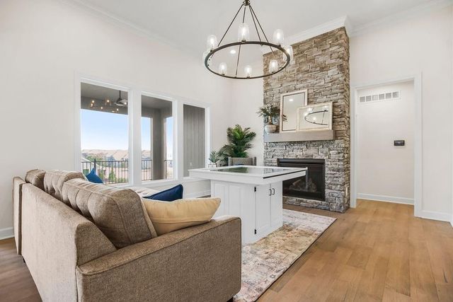 4102 W 158TH Terrace, Overland Park, KS 66224