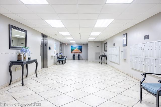 3910 Inverrary Blvd 406-B, Lauderhill, FL 33319