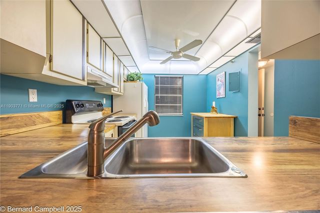 3910 Inverrary Blvd 406-B, Lauderhill, FL 33319