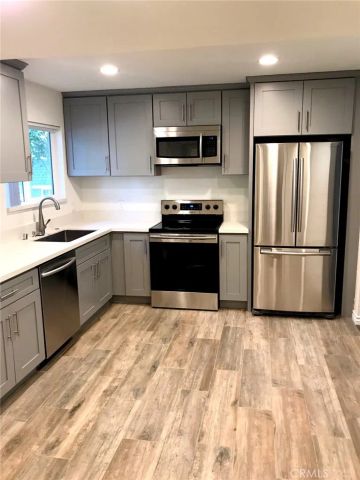 10210 Oklahoma Avenue B, Chatsworth, CA 91311