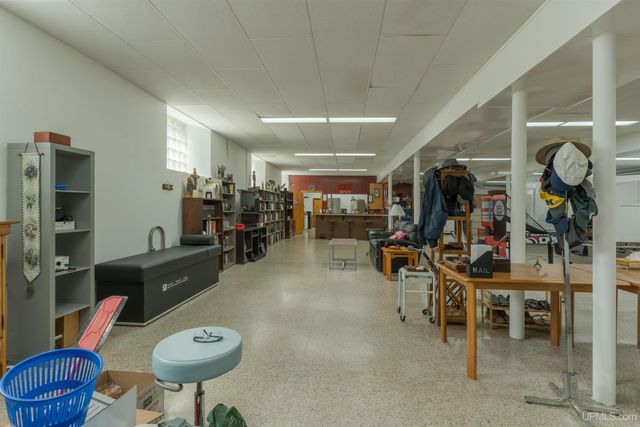 121 N 5th Avenue, Iron River, MI 49935