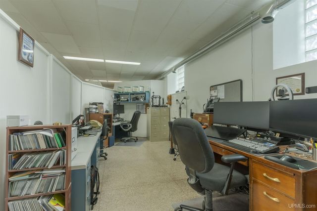 121 N 5th Avenue, Iron River, MI 49935