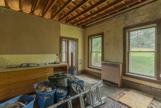 121 N 5th Avenue, Iron River, MI 49935