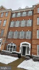 43146 THOROUGHFARE GAP TER, Ashburn, VA 20148