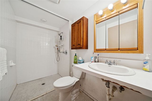 10885 Carlson Drive, North Huntingdon, PA 15642