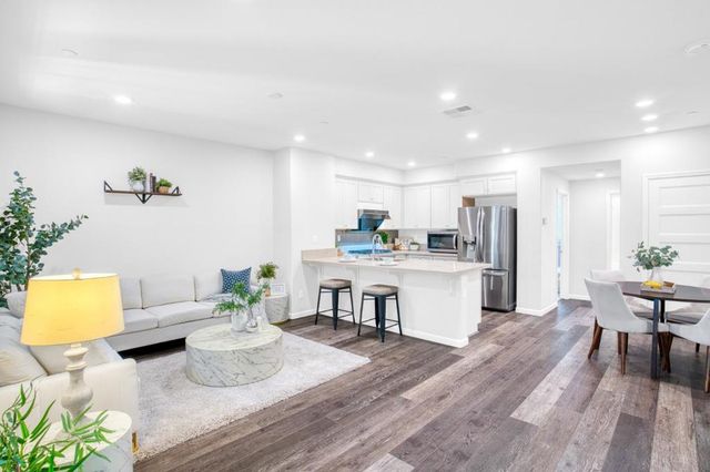 1013 Onofrio Lane 2, San Jose, CA 95131