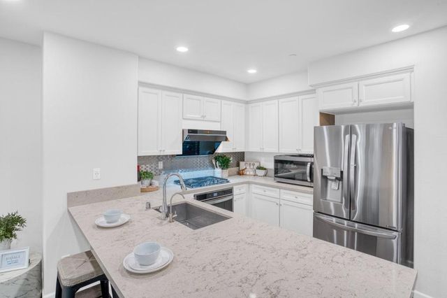 1013 Onofrio Lane 2, San Jose, CA 95131