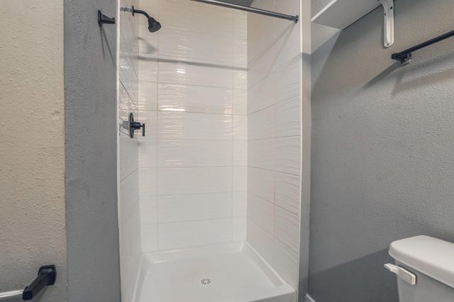 5909 Lago Vista WAY B, Lago Vista, TX 78645